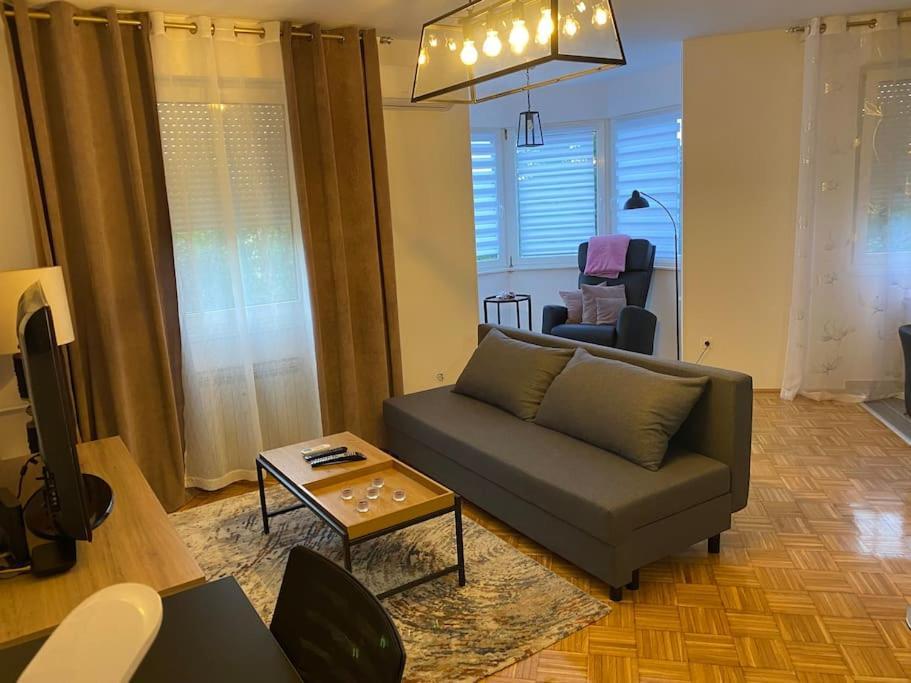 Apartment Miva Zagabria Esterno foto