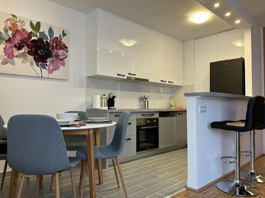 Apartment Miva Zagabria Esterno foto